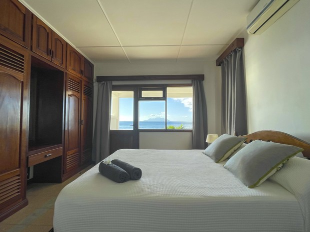 10% discount for direct booking