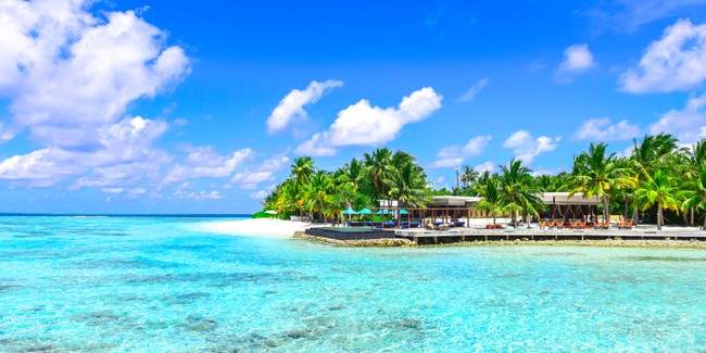 4k-wallpaper-beach-clouds-1450360_15821038153462.jpg